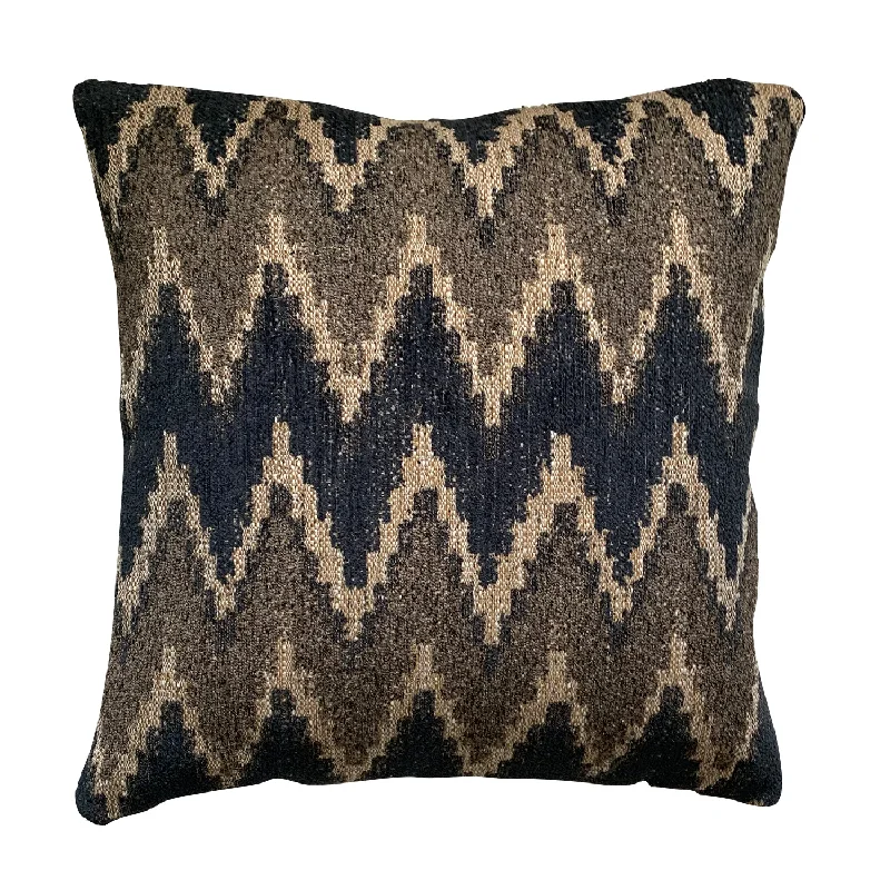 Travel Pillows for Long JourneysHelena Throw Pillow