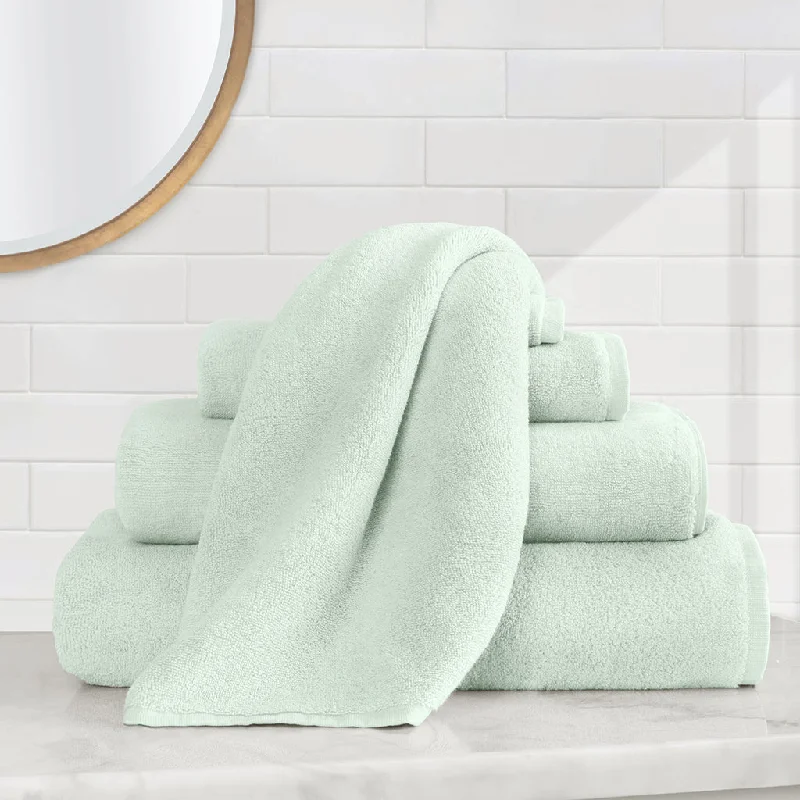 Hypoallergenic Silk Sheets for Sensitive SleepersPlush Mint Green Bath Sheet