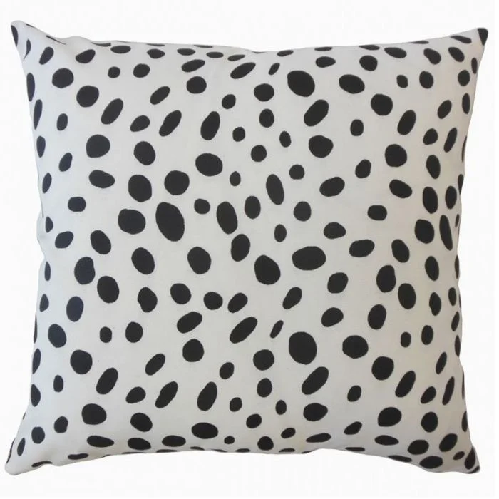 Plush Pillows for a Cozy BedHaruhi Throw Pillow