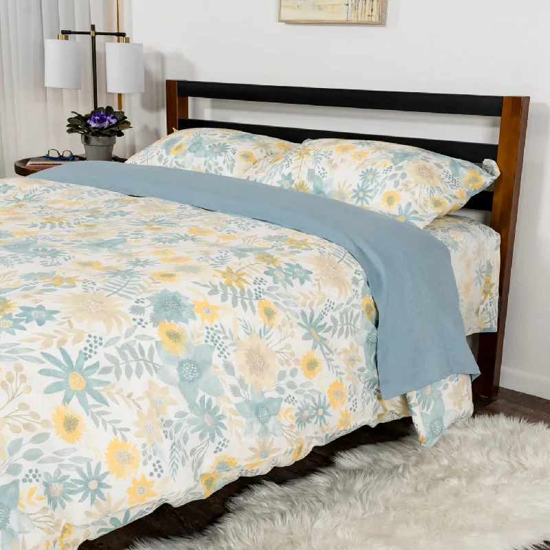 Duvet covers with a damask - print design for a luxurious and ornate look​ Bloom Linen Duvet Cover Set