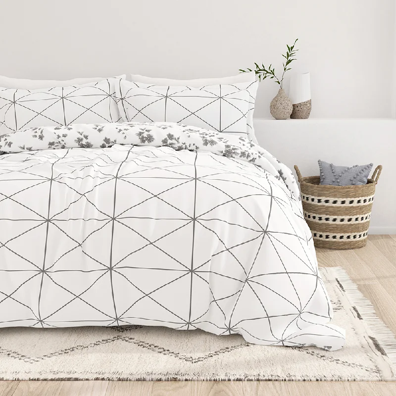 Duvet covers with a ikat - print design for a unique and ethnic look Edgy Flowers Pattern 3-Piece Reversible Duvet Cover Set Duvet covers with a ikat - print design for a unique and ethnic look Edgy Flowers Pattern 3-Piece Reversible Duvet Cover Set
