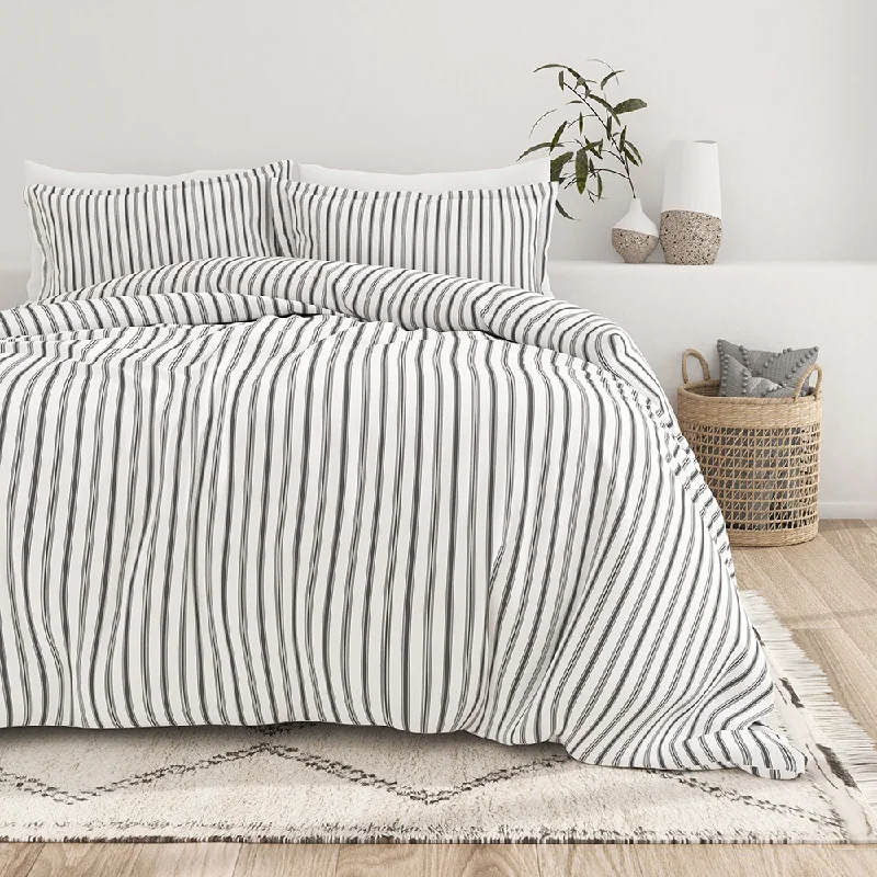 Toddler - sized duvet covers for little ones' beds Vertical Dreams Pattern 3-Piece Duvet Cover Set Toddler - sized duvet covers for little ones' beds Vertical Dreams Pattern 3-Piece Duvet Cover Set