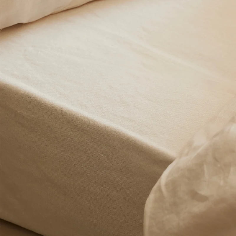 Printed sheets with floral motifs for a romantic bedroom​ Pearl Linen Blend Fitted Sheet