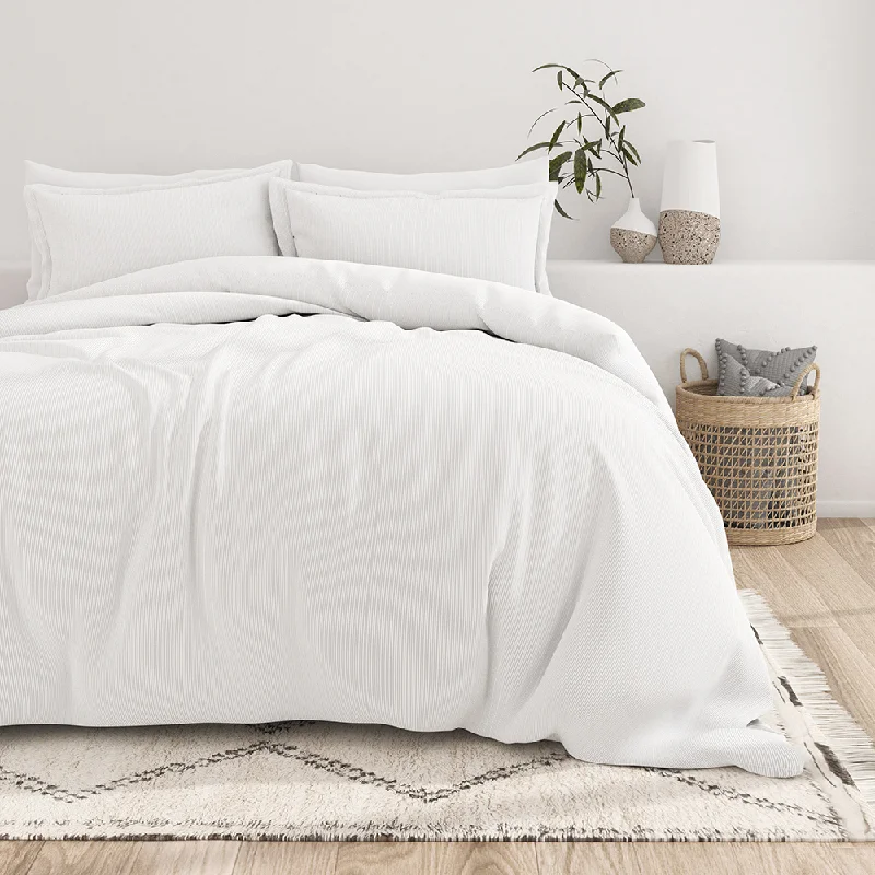 Duvet covers with a farmhouse - style design for a rustic appeal Pinstriped Pattern 3-Piece Duvet Cover Set Duvet covers with a farmhouse - style design for a rustic appeal Pinstriped Pattern 3-Piece Duvet Cover Set