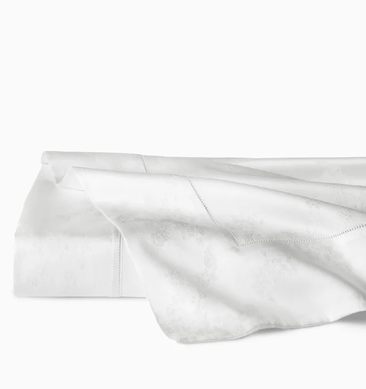 Sheets with a coastal - cottage design for a beachy and relaxing vibe​ SFERRA Giza 45 Natura Flat Sheet