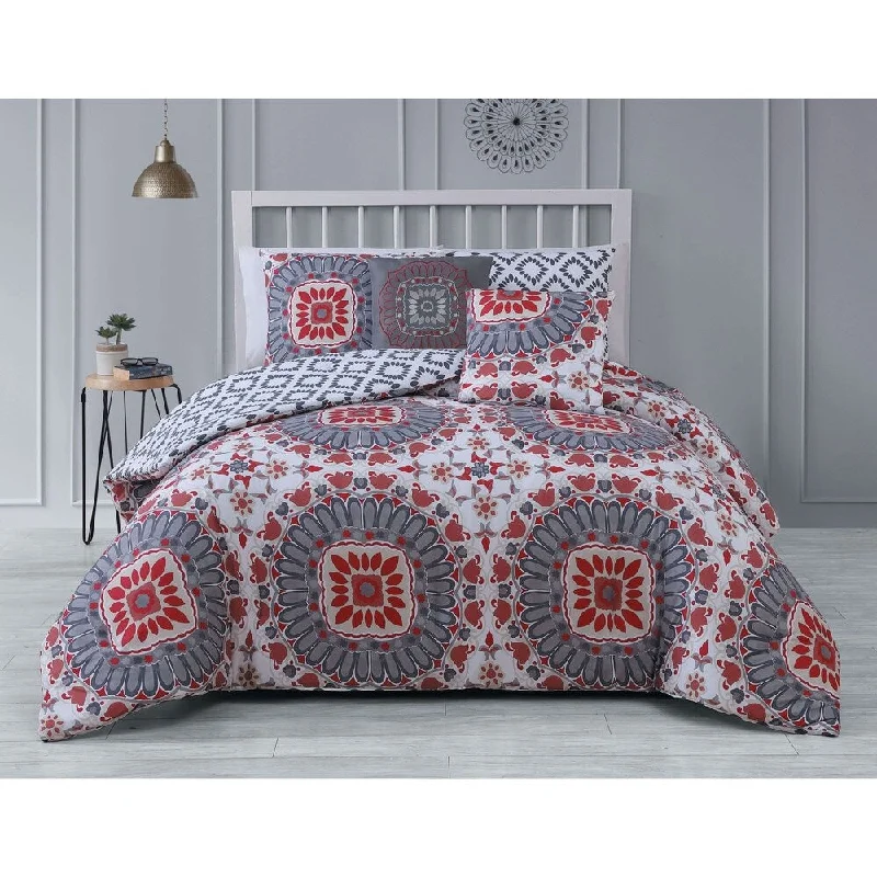 Duck down comforters with a softer feel and good warmth retentionAvondale Manor Malta 5-piece Comforter Set