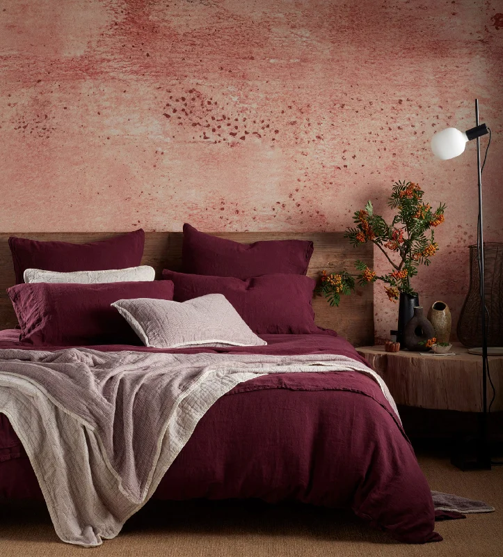 Floral - printed duvet covers for a romantic and feminine touchBeetroot 100% Linen Duvet Cover
