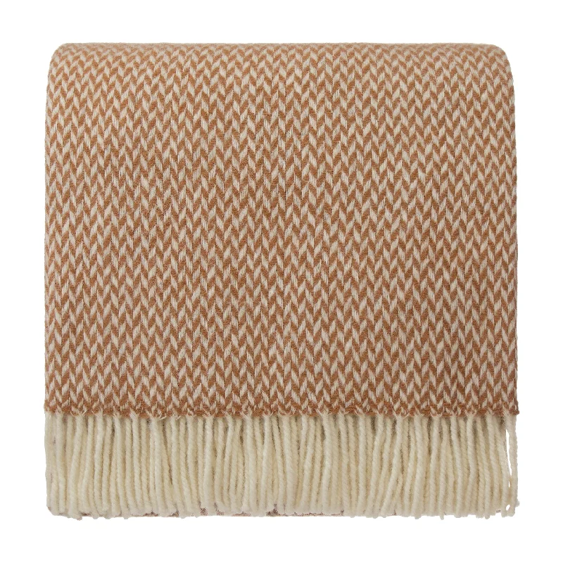 Cotton blankets for breathability and a lightweight feelKinna Merino Blanket [Conker & Natural white]