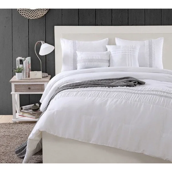 Queen - size comforters for standard queen - sized mattressesBYB Hampton Comforter Set Queen - size comforters for standard queen - sized mattressesBYB Hampton Comforter Set