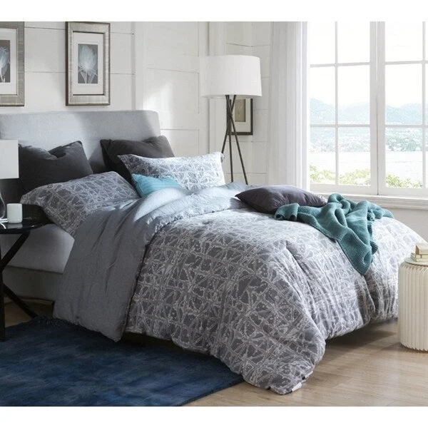 Goose down comforters known for their superior quality and insulationBYB Ice-Crystal Gray Comforter Goose down comforters known for their superior quality and insulationBYB Ice-Crystal Gray Comforter