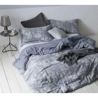 Full - size comforters suitable for full - sized beds in guest rooms or small bedroomsBYB Iron Blue Fog Comforter Full - size comforters suitable for full - sized beds in guest rooms or small bedroomsBYB Iron Blue Fog Comforter