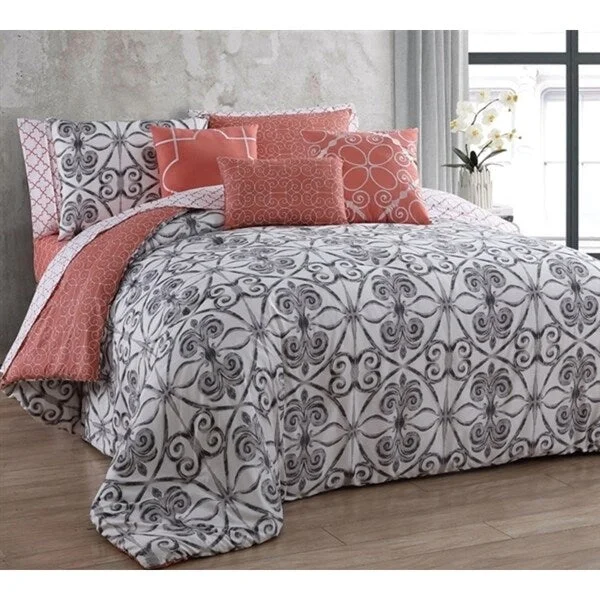 Latex - filled comforters with a bouncy texture and good supportBYB Paloma Comforter (Shams Not Included) Latex - filled comforters with a bouncy texture and good supportBYB Paloma Comforter (Shams Not Included)