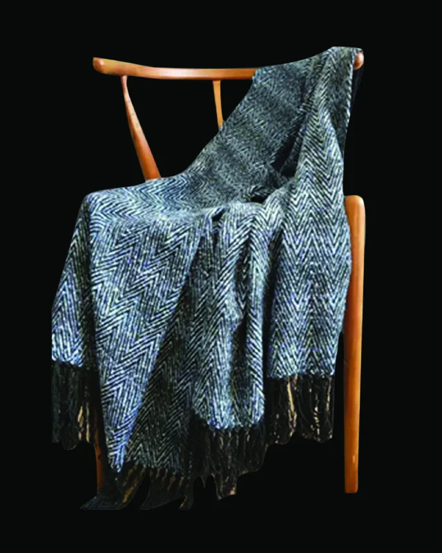 Alpaca wool blankets for a hypoallergenic and warm optionCerelia Grey & Black Cotton Throws