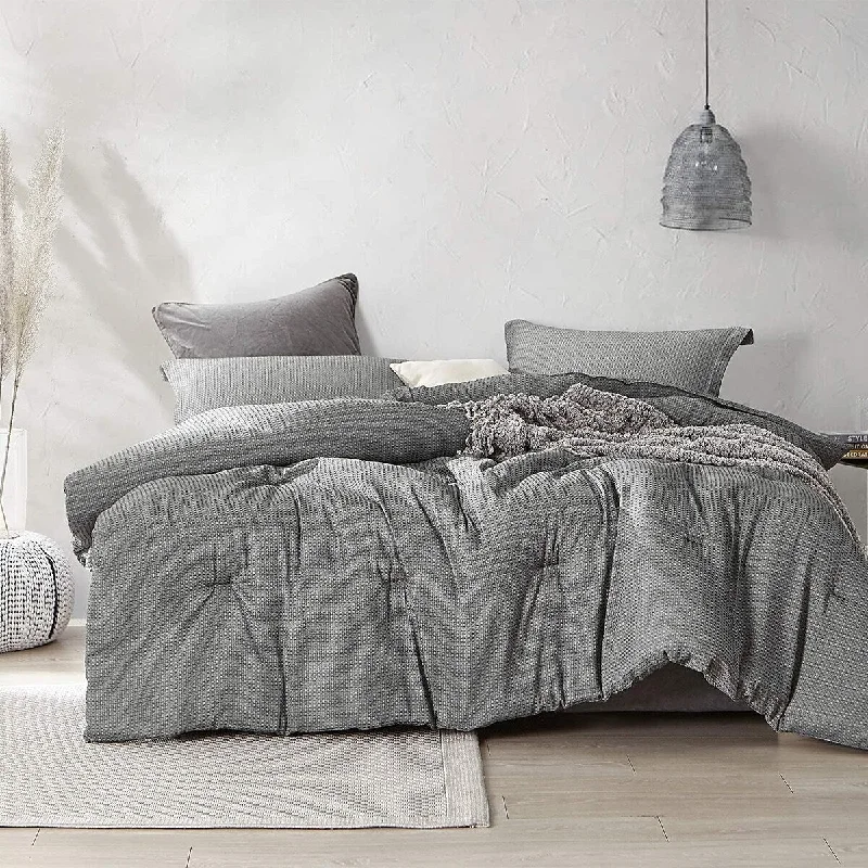 Latex - filled comforters with a bouncy texture and good supportChainlink Carbon Oversized Comforter - 100% Yarn Dyed Cotton Latex - filled comforters with a bouncy texture and good supportChainlink Carbon Oversized Comforter - 100% Yarn Dyed Cotton