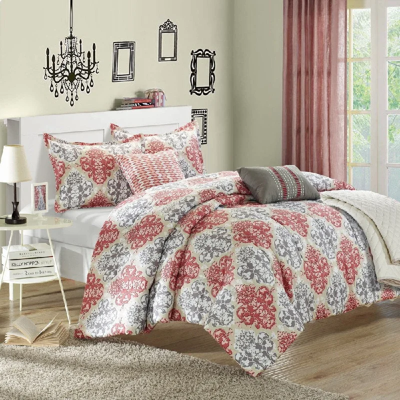 Latex - filled comforters with a bouncy texture and good supportChic Home Vegas 10-Piece Luxury Bed-in-a-Bag Reversible Comforter Set Latex - filled comforters with a bouncy texture and good supportChic Home Vegas 10-Piece Luxury Bed-in-a-Bag Reversible Comforter Set