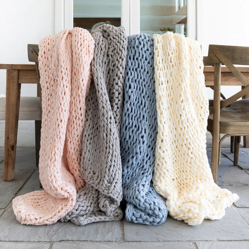 Fleece blankets for a cozy and plush textureChunky Hand-Knit Oversized Throw Blanket