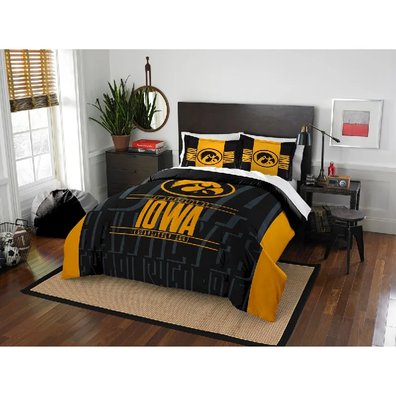 Full - size comforters suitable for full - sized beds in guest rooms or small bedroomsCOL 849 Iowa Modern Take F/Q Comforter Set Full - size comforters suitable for full - sized beds in guest rooms or small bedroomsCOL 849 Iowa Modern Take F/Q Comforter Set