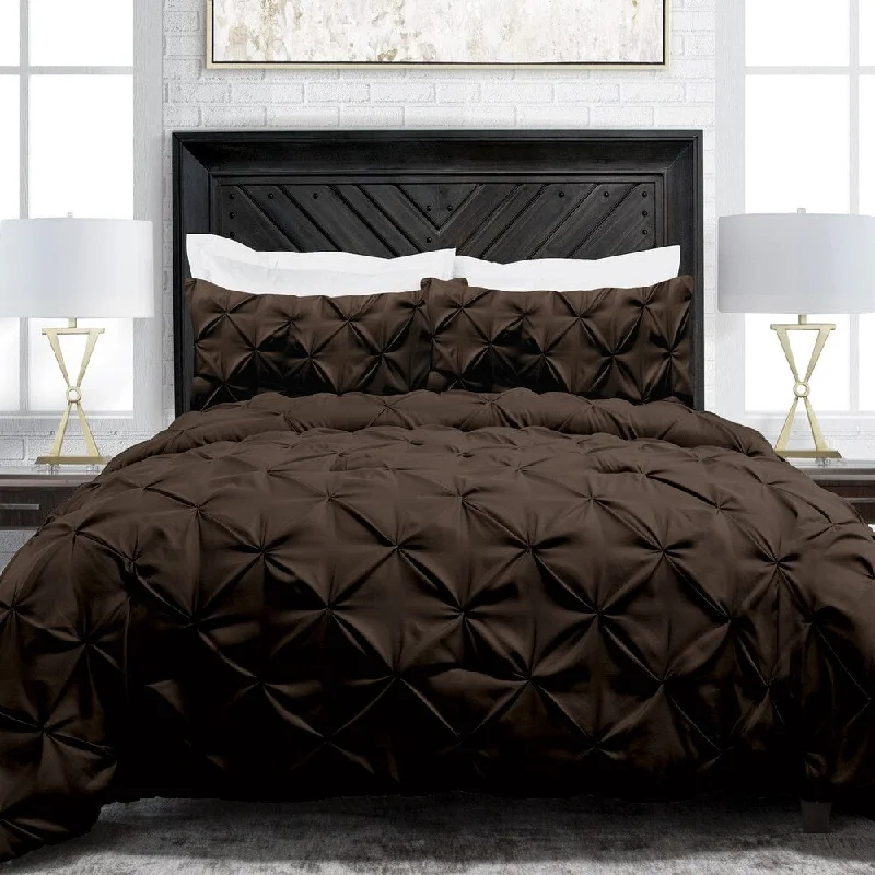 Duck down comforters with a softer feel and good warmth retentionCopper Grove Ballenstedt 3-piece Pinch Pleat Comforter Set Duck down comforters with a softer feel and good warmth retentionCopper Grove Ballenstedt 3-piece Pinch Pleat Comforter Set