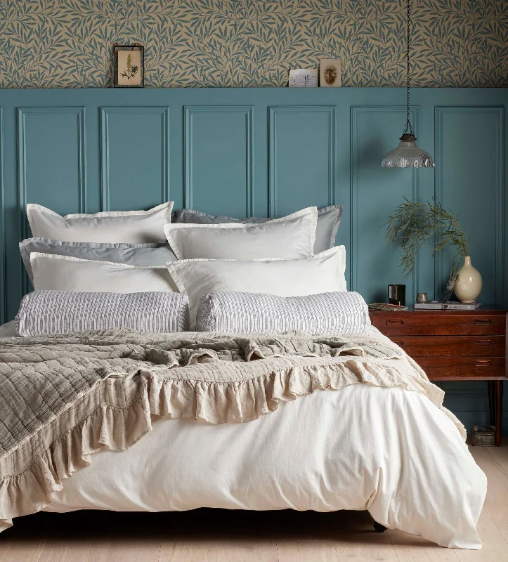 Floral - printed duvet covers for a romantic and feminine touchCream Super Soft 100% Cotton Duvet Cover