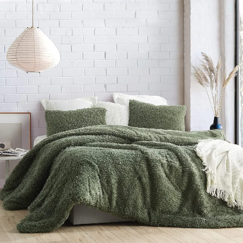 Bamboo - fiber - filled comforters with antibacterial and breathable qualitiesDear Momma - Coma Inducer® Oversized Comforter - Commander Green Bamboo - fiber - filled comforters with antibacterial and breathable qualitiesDear Momma - Coma Inducer® Oversized Comforter - Commander Green