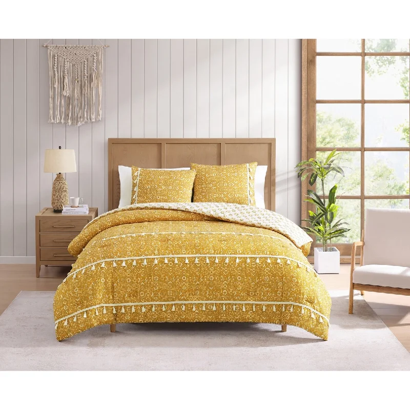 Queen - size comforters for standard queen - sized mattressesDESIGN STUDIO Pasadena Medallion Yellow Soft Microfiber Comforter with Tassels Queen - size comforters for standard queen - sized mattressesDESIGN STUDIO Pasadena Medallion Yellow Soft Microfiber Comforter with Tassels