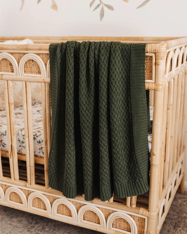 Linen blankets with a rustic and textured lookSnuggle Hunny Diamond Knit Baby Blanket - Olive