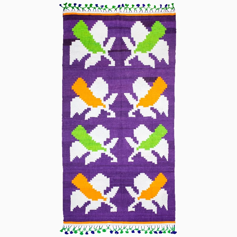 Silk duvet covers for a smooth and elegant touchFalling Flowers Rug