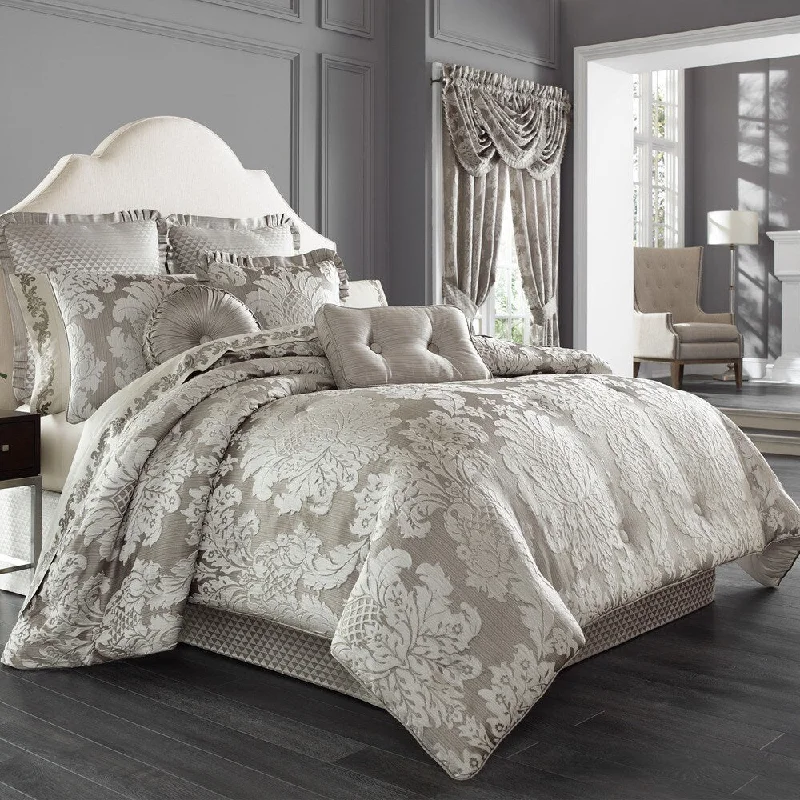 King - size comforters to fit large king - sized beds perfectlyFive Queens Court Carly Woven Jacquard 4-piece Comforter Set