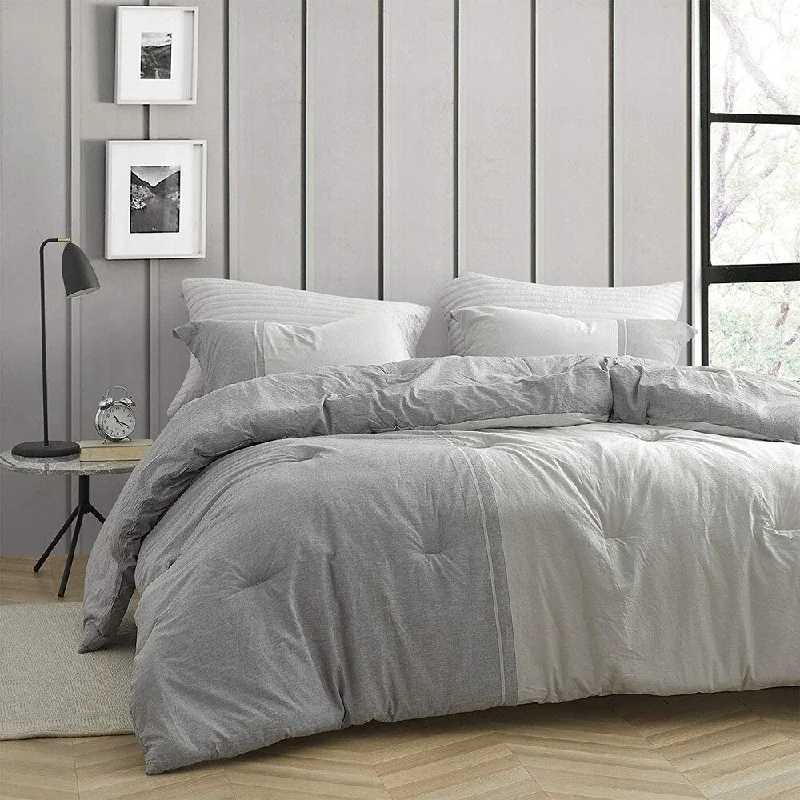 Queen - size comforters for standard queen - sized mattressesHalf Moon - Dark Gray and Light Gray - Yarn Dyed Comforter Queen - size comforters for standard queen - sized mattressesHalf Moon - Dark Gray and Light Gray - Yarn Dyed Comforter