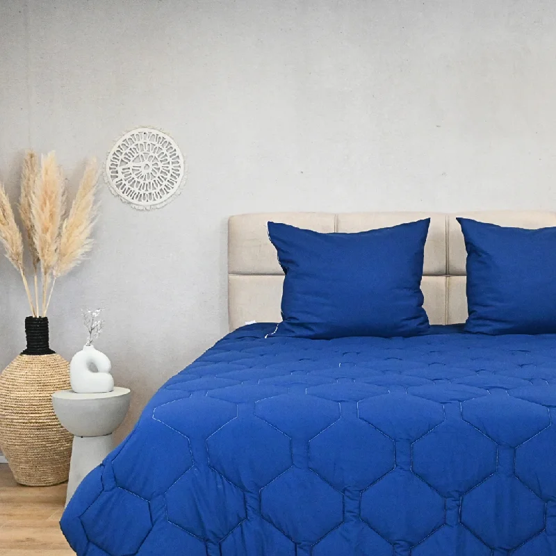 Boho - style duvet covers with vibrant colors and ethnic patternsHappyDuvet Navy - All season Coverless duvet