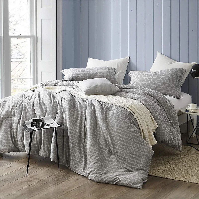Goose down comforters known for their superior quality and insulationHighlands Gray - Oversized Comforter - 100% Yarn Dyed Cotton Bedding Goose down comforters known for their superior quality and insulationHighlands Gray - Oversized Comforter - 100% Yarn Dyed Cotton Bedding