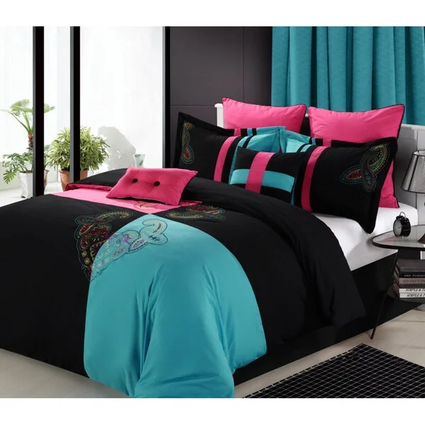 Duck down comforters with a softer feel and good warmth retentionHipster 8-piece Comforter Set Duck down comforters with a softer feel and good warmth retentionHipster 8-piece Comforter Set