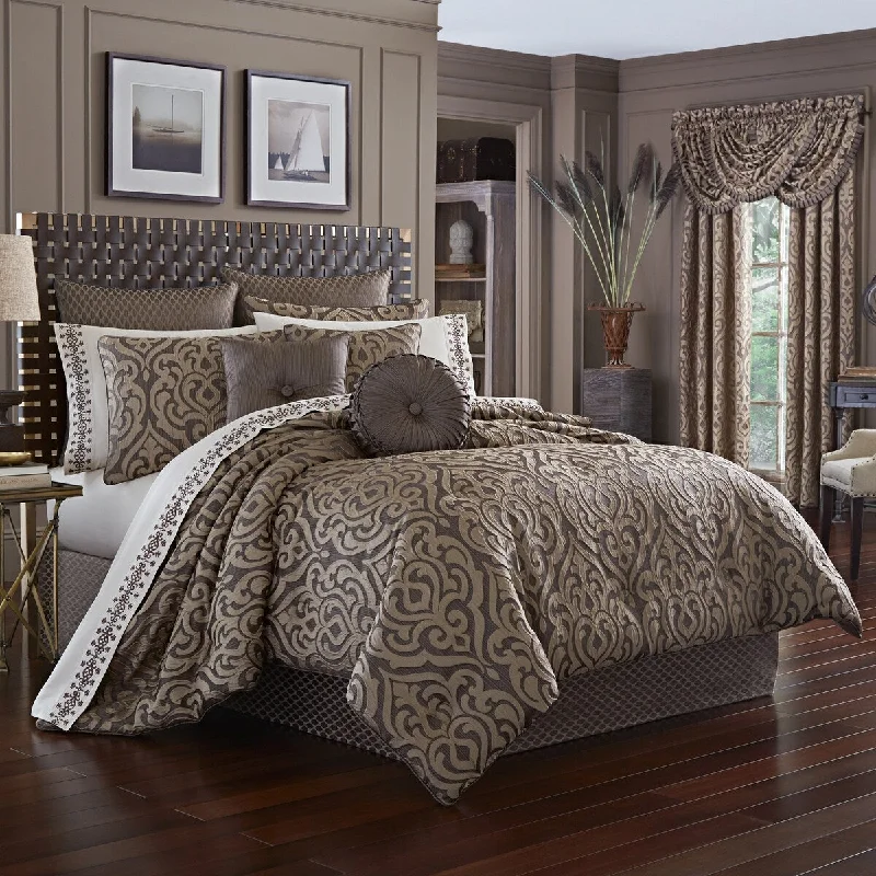 Queen - size comforters for standard queen - sized mattressesJ. Queen New York Astoria Mink Comforter Set Queen - size comforters for standard queen - sized mattressesJ. Queen New York Astoria Mink Comforter Set