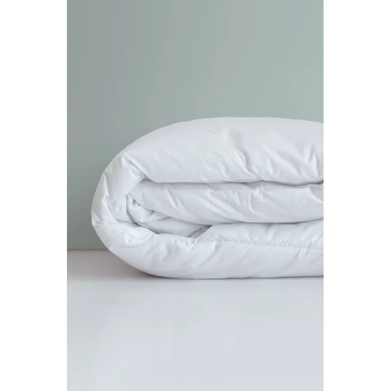Oversized duvet covers that drape beautifully over the sides of the bed for a luxurious lookKadolis Organic Cotton and Tencel Child Light Duvet Clim 140x200cm