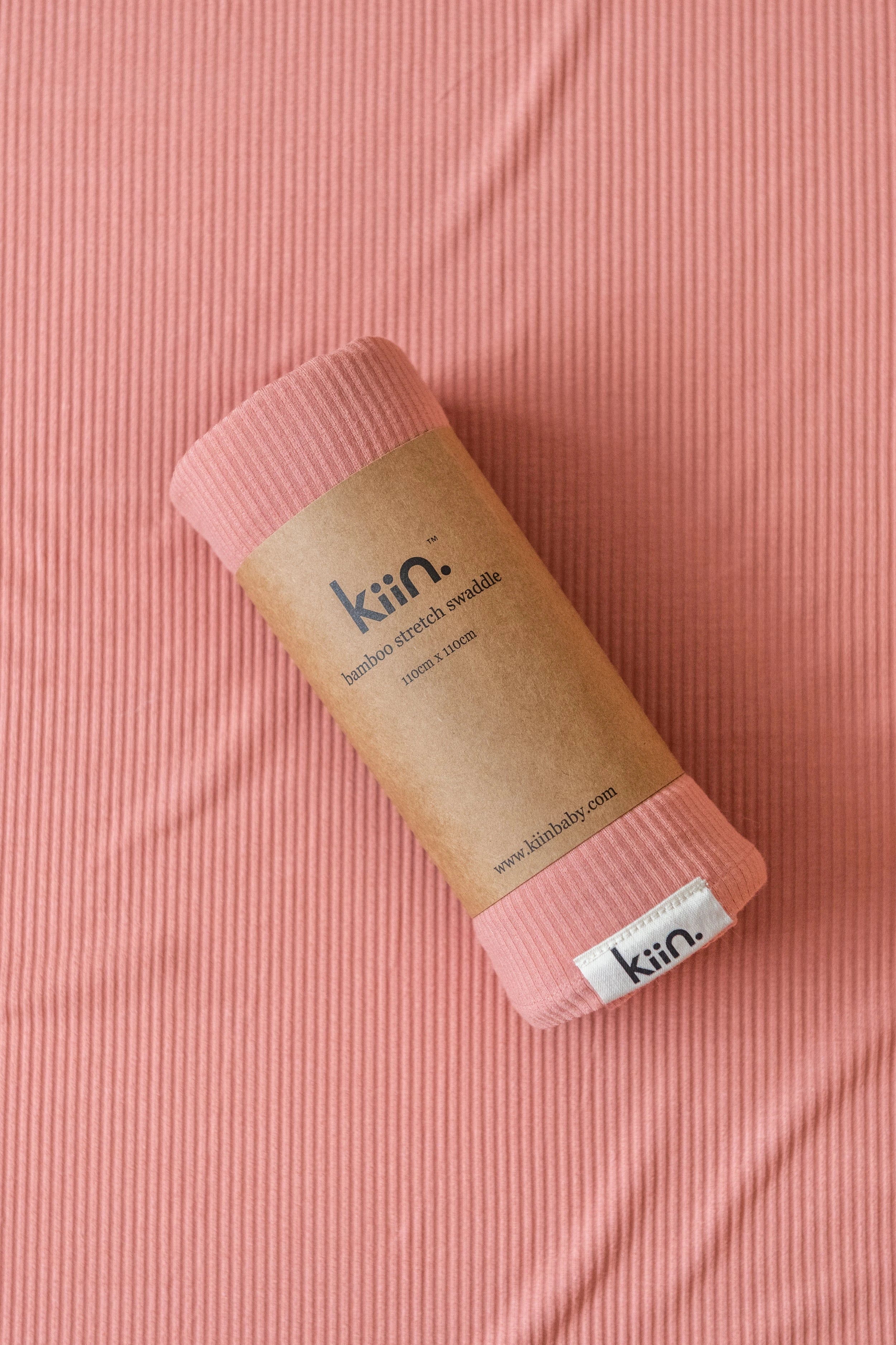 Bamboo fiber blankets with natural antibacterial propertiesKiin Organic Bamboo Stretch Swaddle - Blush