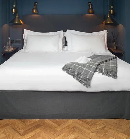 Light - blocking duvet covers for a better sleep during the dayKnightsbridge Hotel Soft Duvet Covers