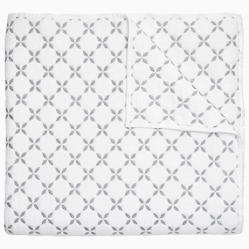 Hotel - quality duvet covers for a luxurious feel at homeLayla Gray Quilt