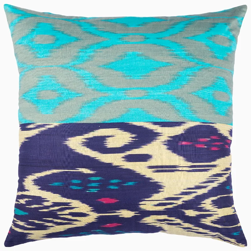 California king - size duvet covers for the extra - long and wide California king bedsLight Blue Diamond Ikat Pillow