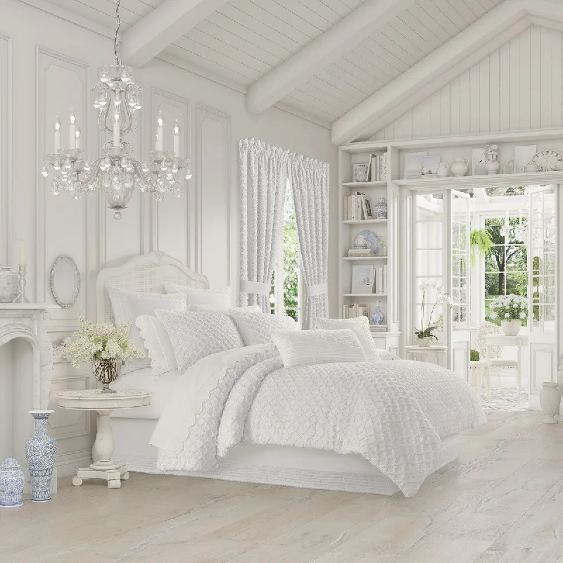 King - size comforters to fit large king - sized beds perfectlyLillian Comforter Set