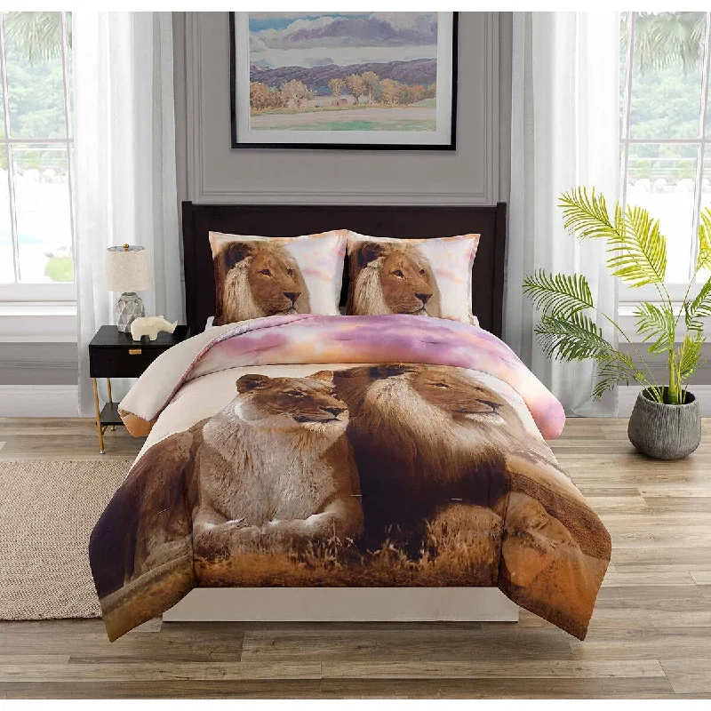 Queen - size comforters for standard queen - sized mattressesLion Family