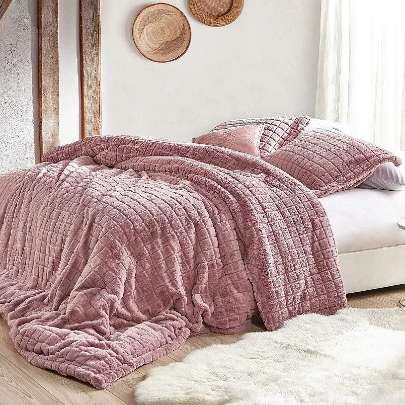Latex - filled comforters with a bouncy texture and good supportLove Story - Coma Inducer® Oversized Comforter Set - Nostalgia Rose Latex - filled comforters with a bouncy texture and good supportLove Story - Coma Inducer® Oversized Comforter Set - Nostalgia Rose