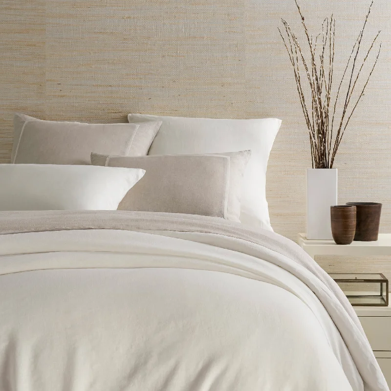 Linen duvet covers with a natural texture and breathabilityLush Linen Ivory Duvet Cover