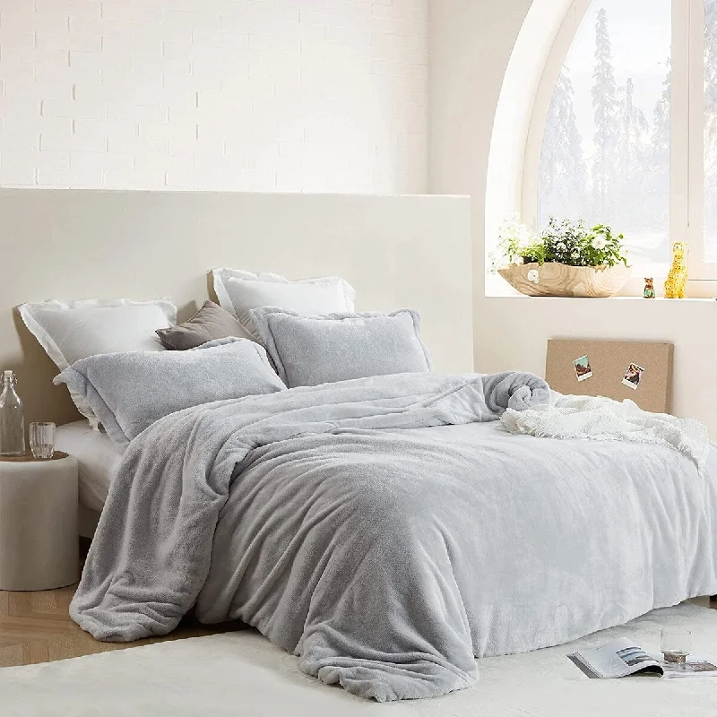 Silk - filled comforters for a luxurious and smooth touchMe Sooo Comfy - Chommie Weighted Coma Inducer® Comforter Set - Glacier Gray Silk - filled comforters for a luxurious and smooth touchMe Sooo Comfy - Chommie Weighted Coma Inducer® Comforter Set - Glacier Gray