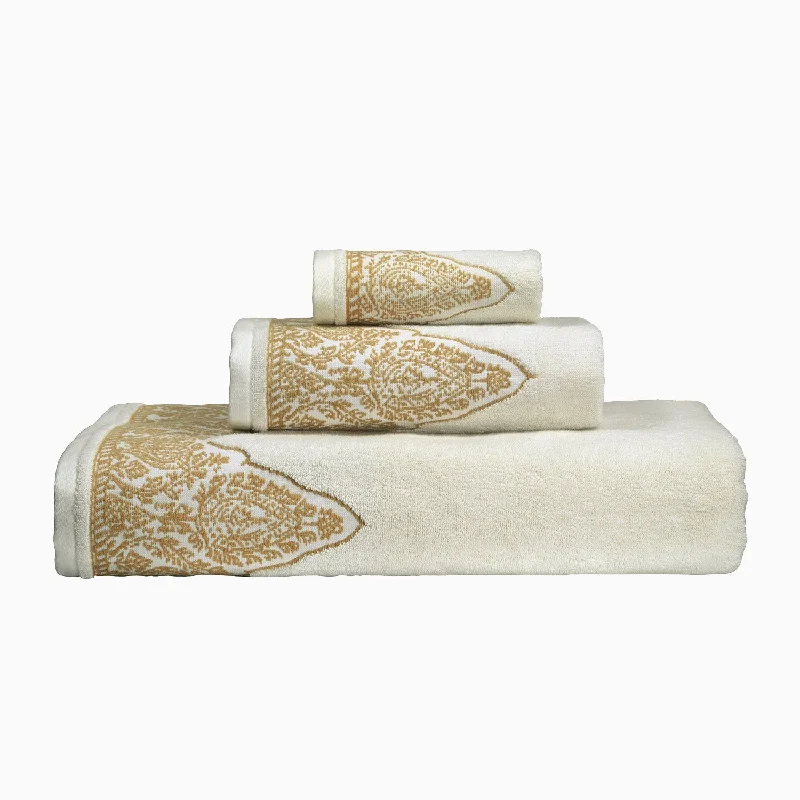 Solid - colored duvet covers in classic colors like white, black, and navy for a timeless lookNadir Pearl White/ Gold Bath Towel