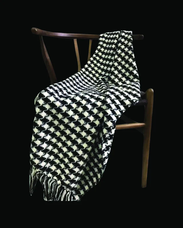 Mohair blankets with a unique sheen and softnessOSGOOD BLACK THROW & BLANKET