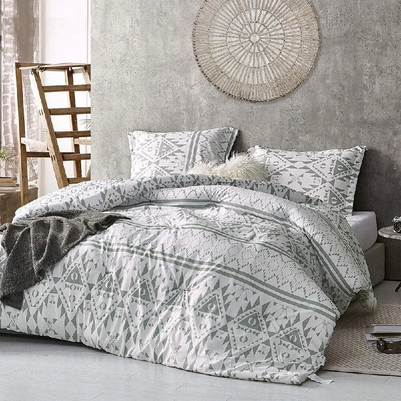 King - size comforters to fit large king - sized beds perfectlyOutback Sky Comforter - Supersoft Microfiber King - size comforters to fit large king - sized beds perfectlyOutback Sky Comforter - Supersoft Microfiber