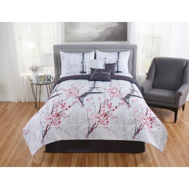 Latex - filled comforters with a bouncy texture and good supportParis, France