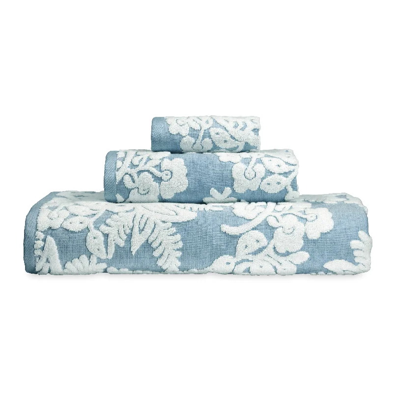 Twin - size duvet covers ideal for single beds in kids' rooms or dormitoriesPasak Blue Bath Towel