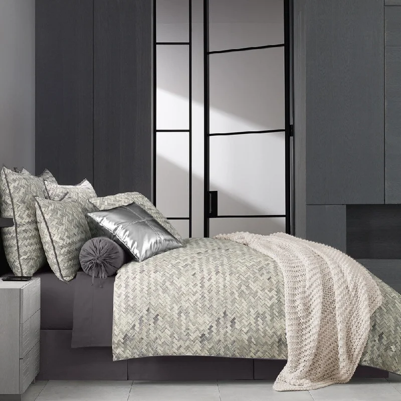 Silk - filled comforters for a luxurious and smooth touchPorch & Den Etruria Twill Cotton 4-piece Comforter Set Silk - filled comforters for a luxurious and smooth touchPorch & Den Etruria Twill Cotton 4-piece Comforter Set