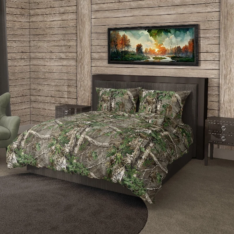 King - size comforters to fit large king - sized beds perfectlyRealtree Xtra Green Camo 3-piece Full/Queen Comforter & Shams Set King - size comforters to fit large king - sized beds perfectlyRealtree Xtra Green Camo 3-piece Full/Queen Comforter & Shams Set